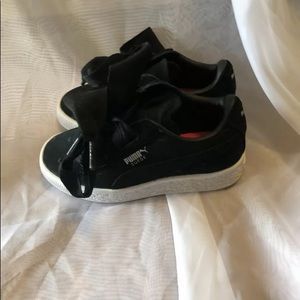 Puma Suede Heart Valentine Sneakers